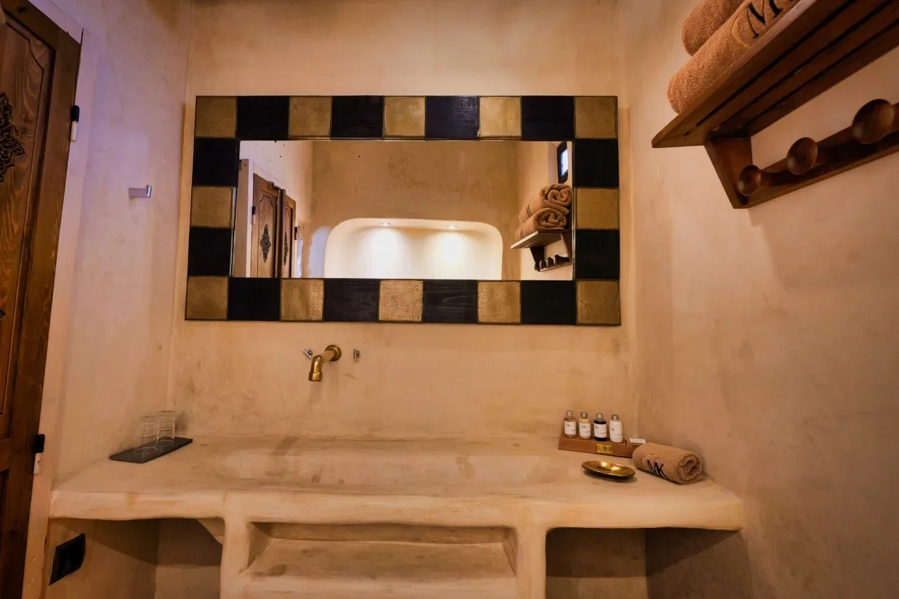 Photo 7 of 8 — Suite